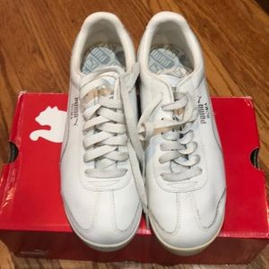 Ladies Puma Sneakers